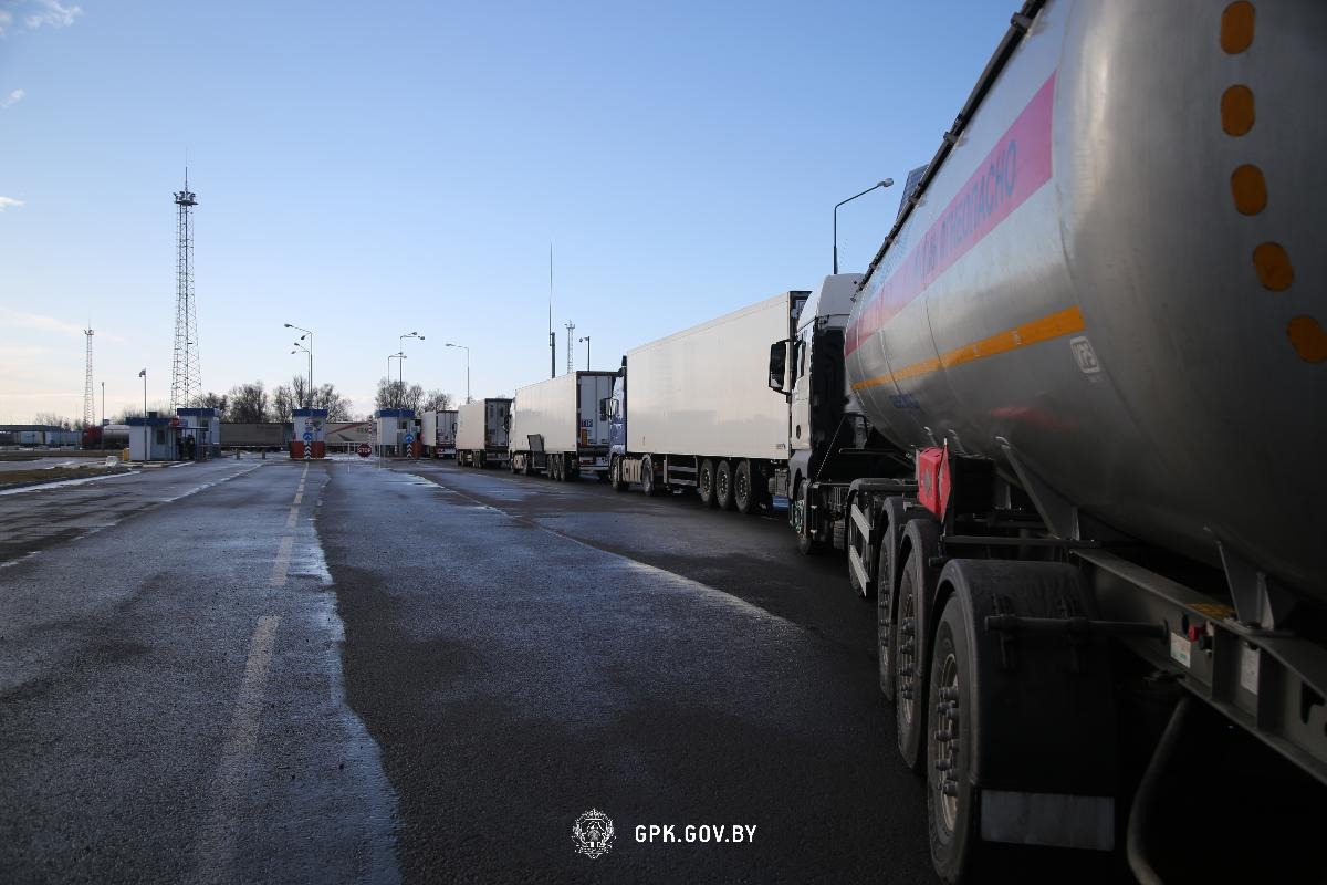 Польша ограничит движение грузового транспорта в пункте пропуска «Кукурыки»